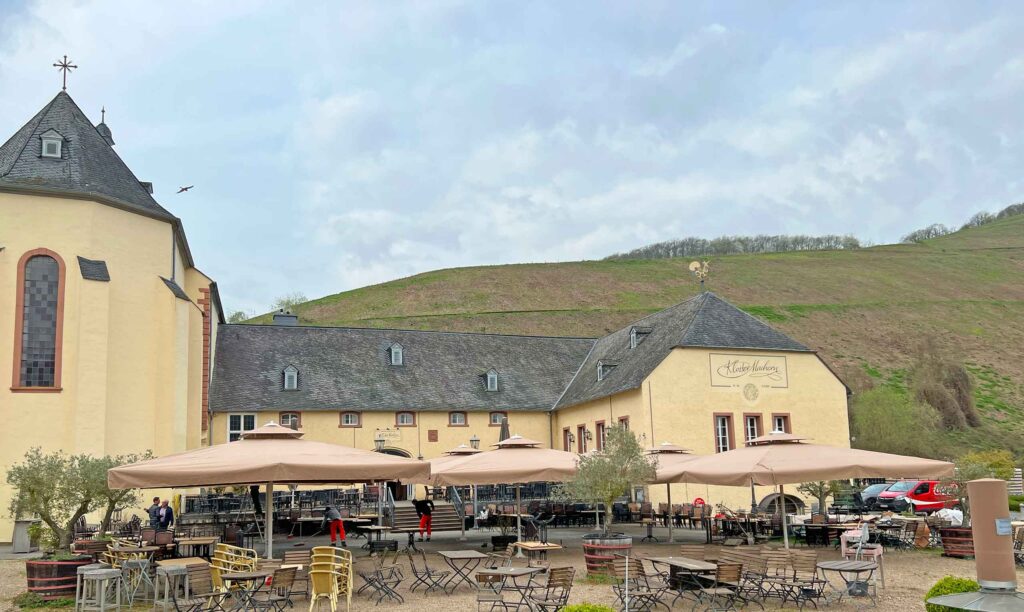 Bau einer Terrasse in einem Ausflugslokal